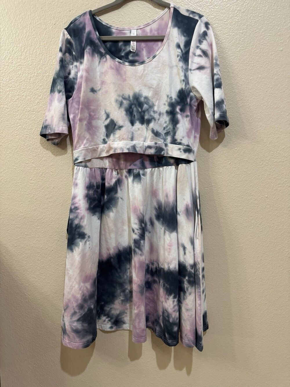 Latched Mama Nursing Dress 1X Purple Galaxy Tie Dye Breastfeeding Pockets